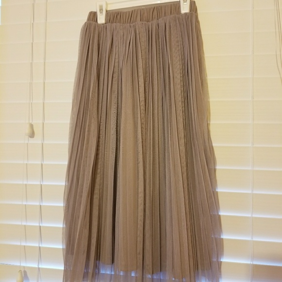 Long skirt - Picture 1 of 3